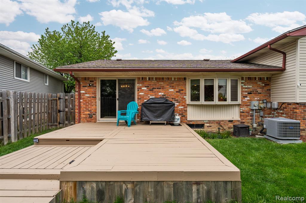 44089 Harsdale Drive, Canton, MI 48187 — Photo 39