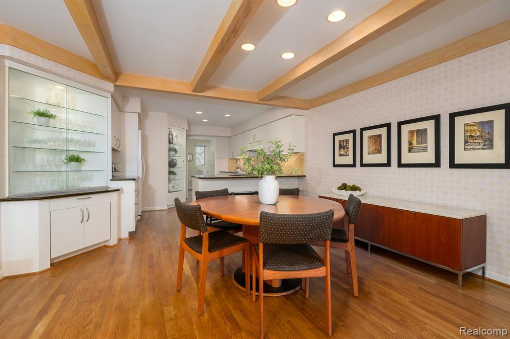 2462 HICKORY GLEN Drive, Bloomfield Hills, MI 48304 — Photo 9