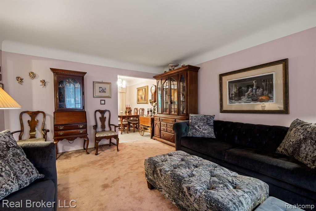 6110 WHITEFIELD Street, Dearborn Heights, MI 48127 — Photo 5