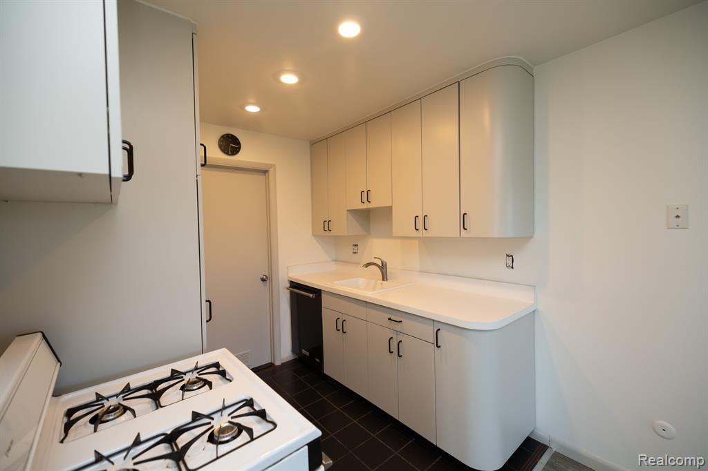 23062 CRANBROOKE Lane, 173, Novi, MI — Photo 9