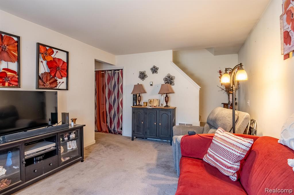 16233 TERRACE VILLAGE Drive, Taylor, MI 48180 — Photo 4