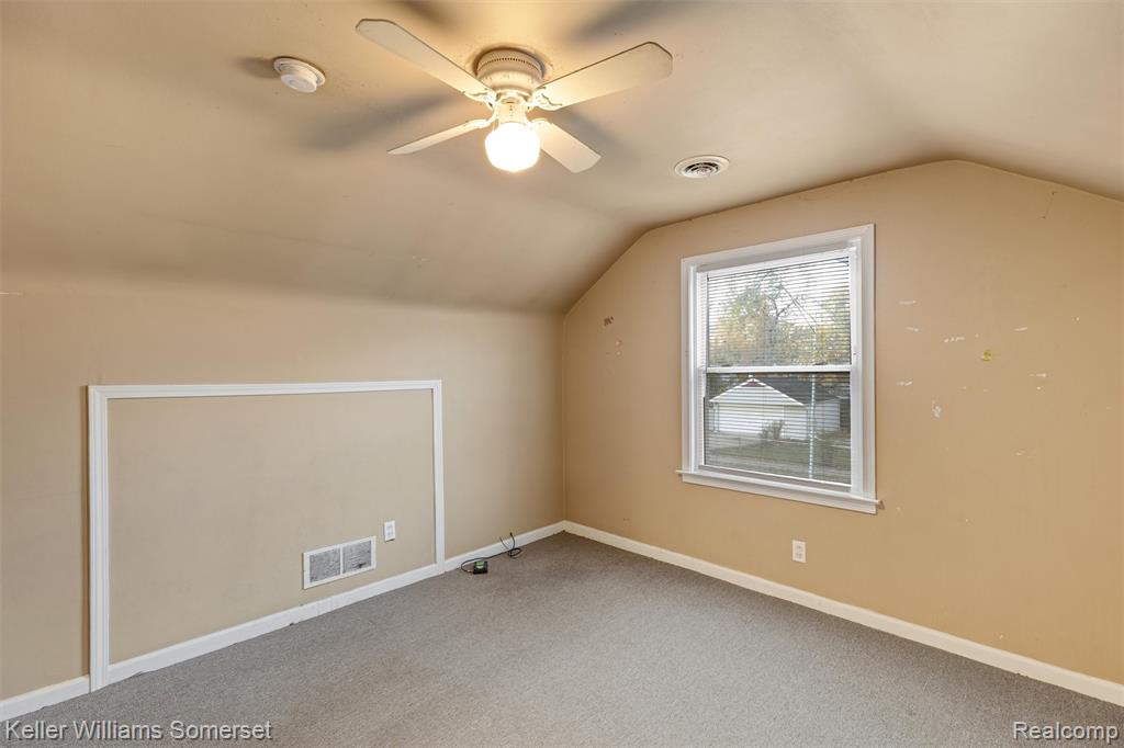 19239 Beaconsfield Street, Harper Woods, MI 48225 — Photo 15