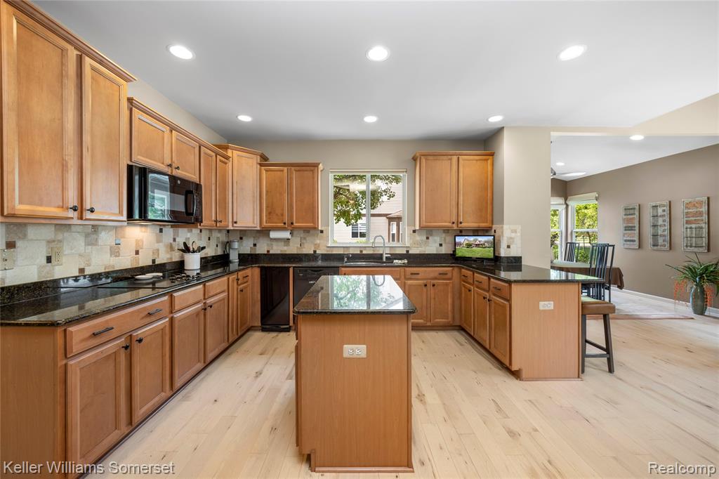 8354 Hummingbird, Commerce Twp, MI 48382 — Photo 24