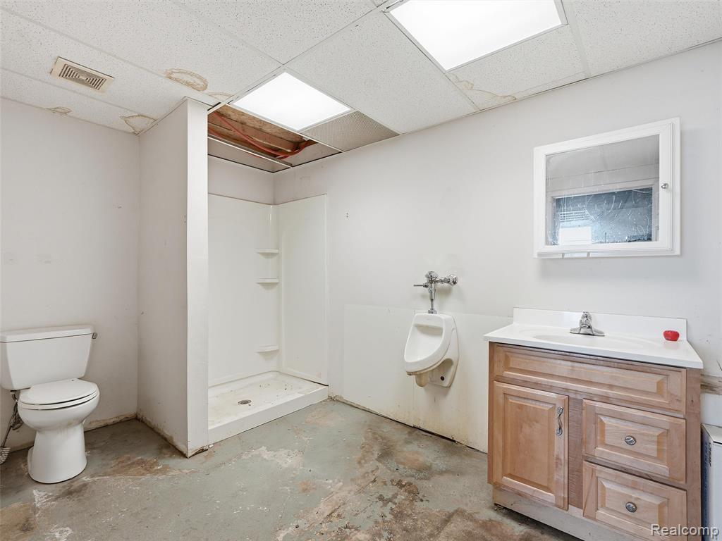 832 W 11 Mile Road, Madison Heights, MI 48071 — Photo 37