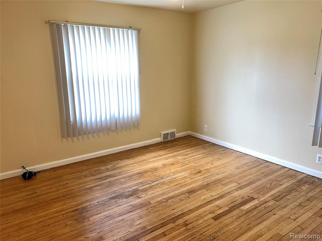 8750 E Outer Drive, Detroit, MI 48213 — Photo 13