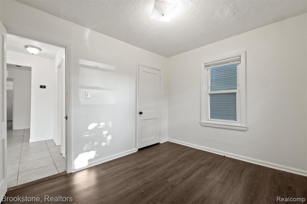 5689 Cornell Street, Dearborn Heights, MI 48125 — Photo 10