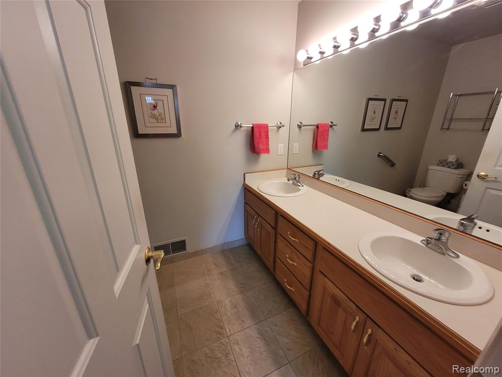 6095 Steeplechase Drive, Grand Blanc, MI 48439 — Photo 22