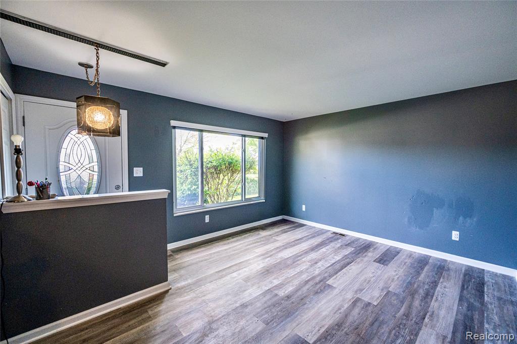 26155 Groveland Street, Madison Heights, MI 48071 — Photo 4