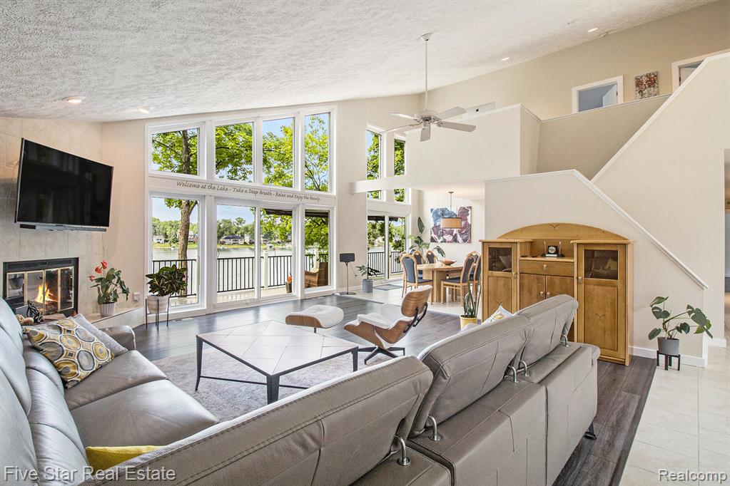 7025 Dandison Boulevard, West Bloomfield, MI 48324 — Photo 12
