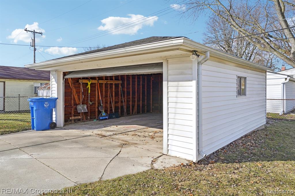 5578 Grindley Park Street, Dearborn Heights, MI 48125 — Photo 24