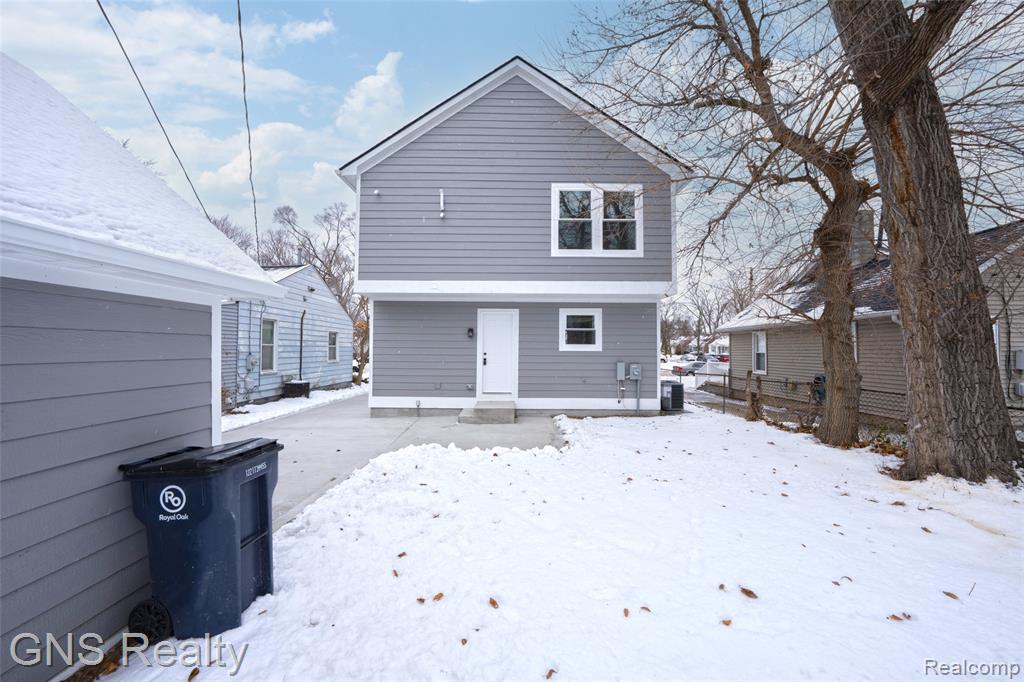 718 Devillen Avenue, Royal Oak, MI 48073 — Photo 7