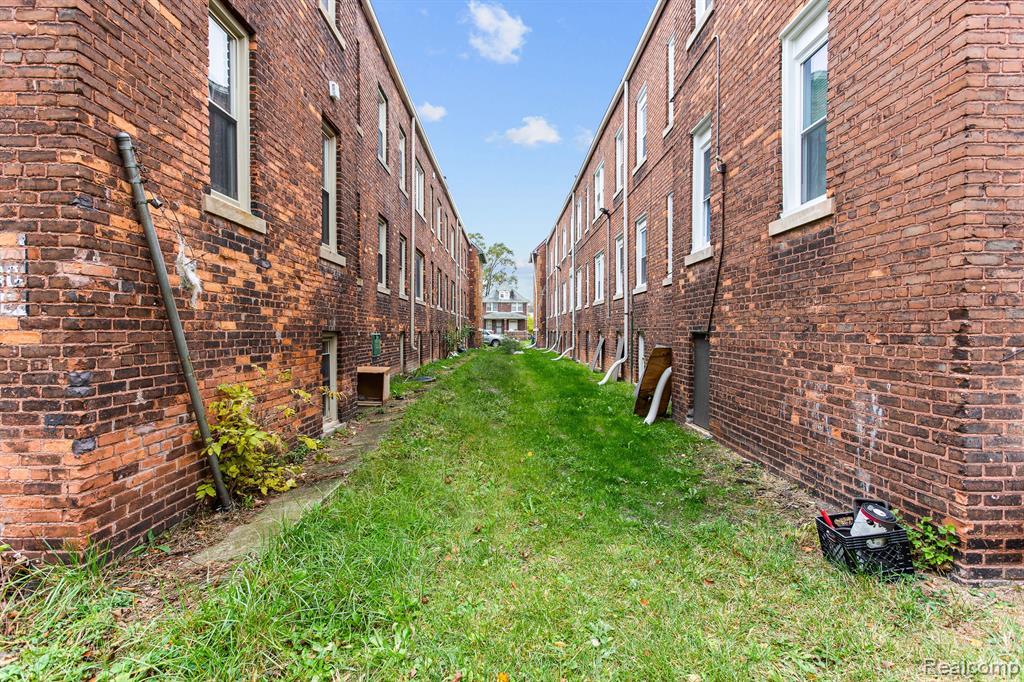 3550 Montclair Street, Detroit, MI 48214 — Photo 73