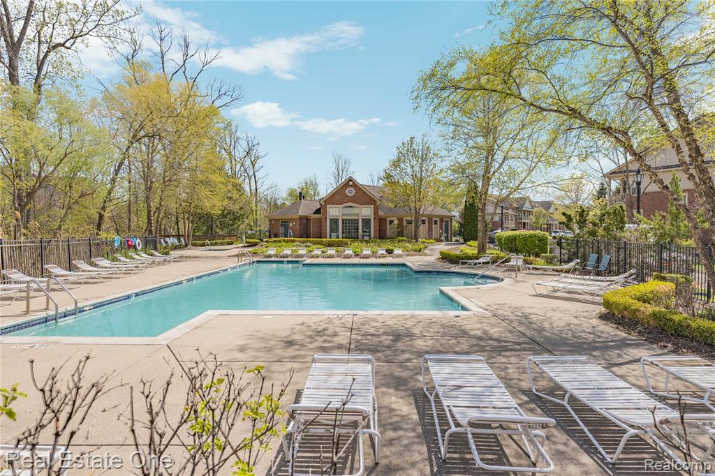 160 Sandy Lane, Walled Lake, MI 48390 — Photo 59