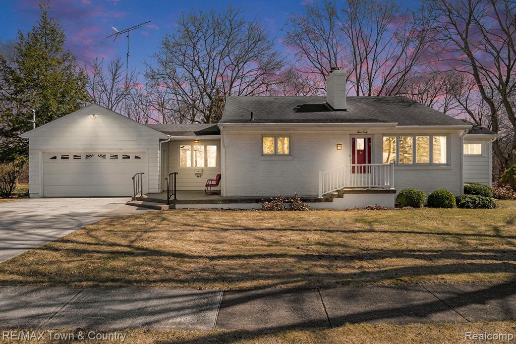 440 CRESTVIEW Street, Flushing, MI 48433 — front exterior
