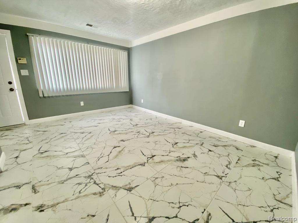9145 DECATUR Street, Detroit, MI 48228 — Photo 19