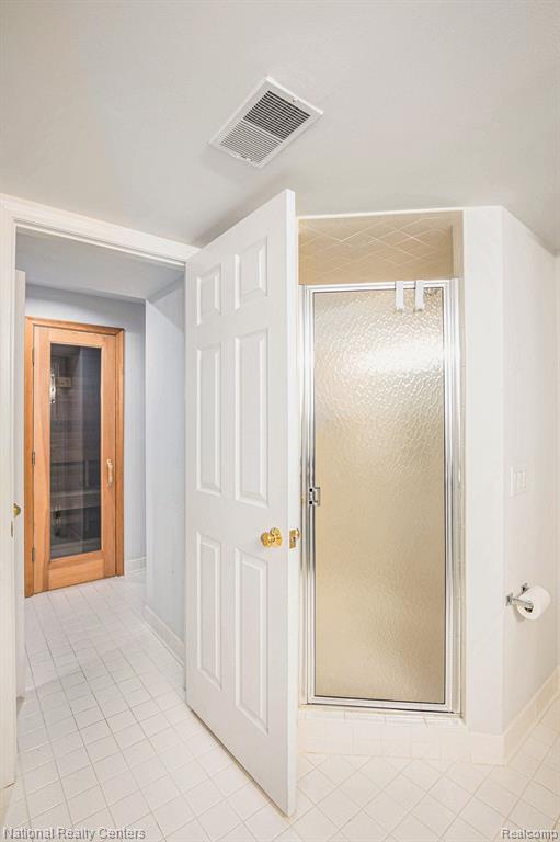 7529 DANBURY Drive, West Bloomfield, MI — Photo 22