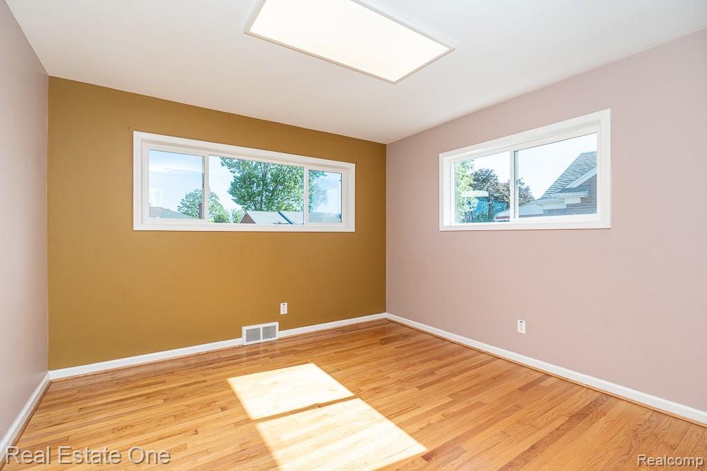 8272 Racine Road, Warren, MI 48093 — Photo 19
