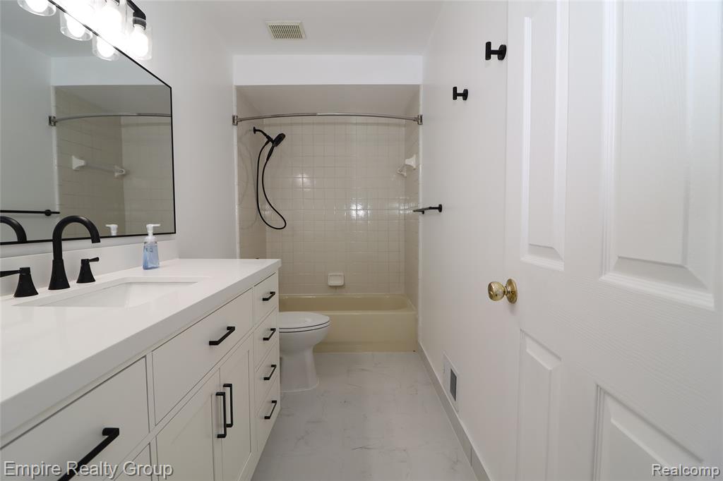 41610 Conner Creek Drive, Canton, MI 48187 — Photo 29