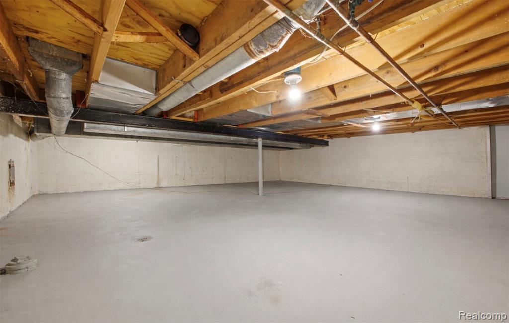 42151 Jason Drive, Clinton Twp, MI 48038 — Photo 29