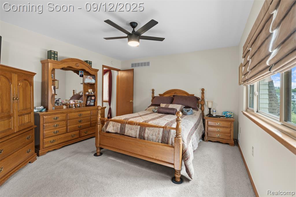 6422 Jonathon Street, Dearborn, MI 48126 — Photo 17