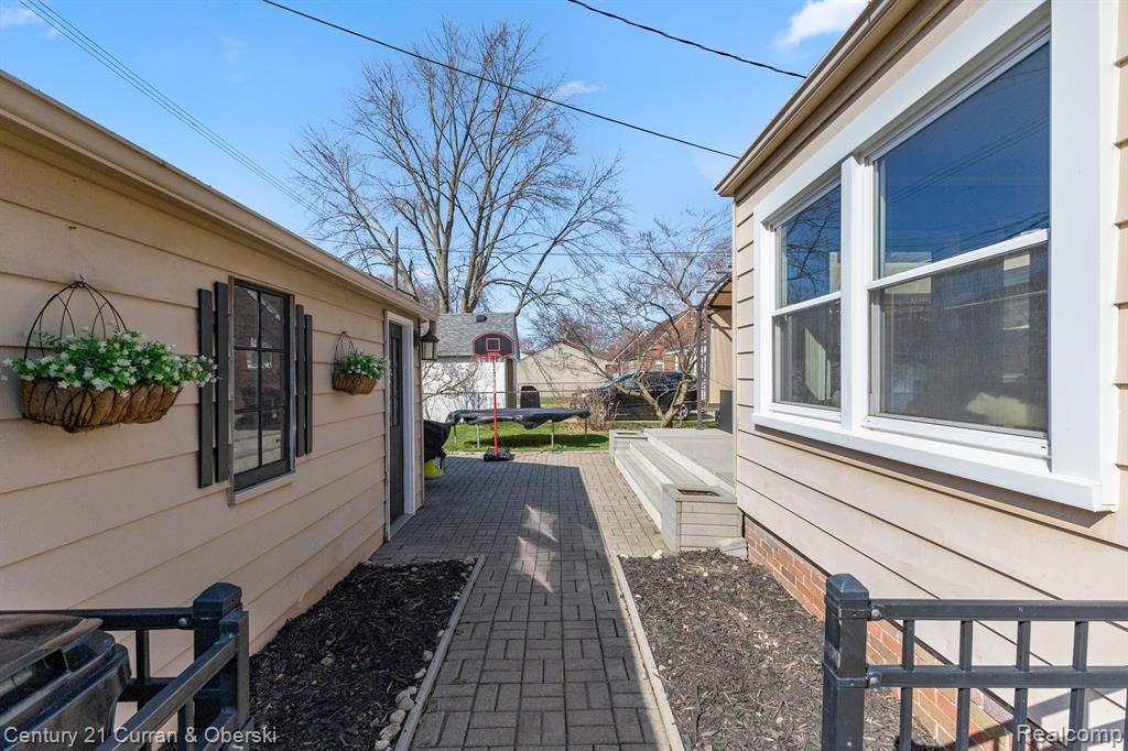 8050 PARK Avenue, Allen Park, MI 48101 — Photo 24
