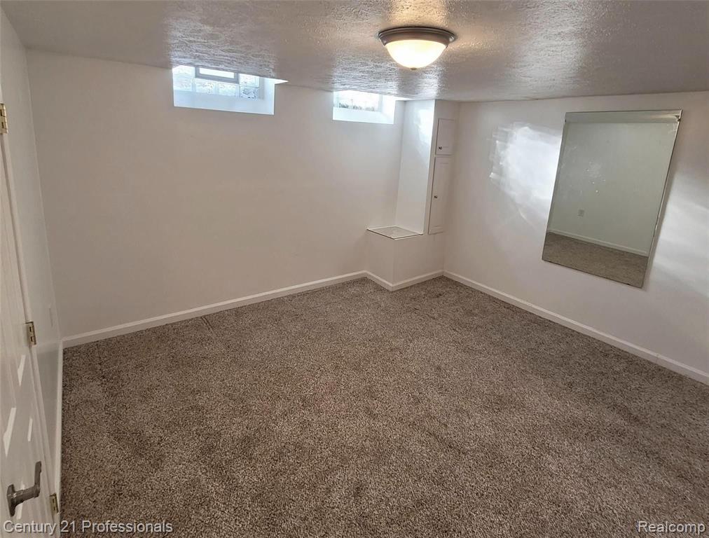 575 Troyvally Street, Troy, MI 48098 — Photo 30