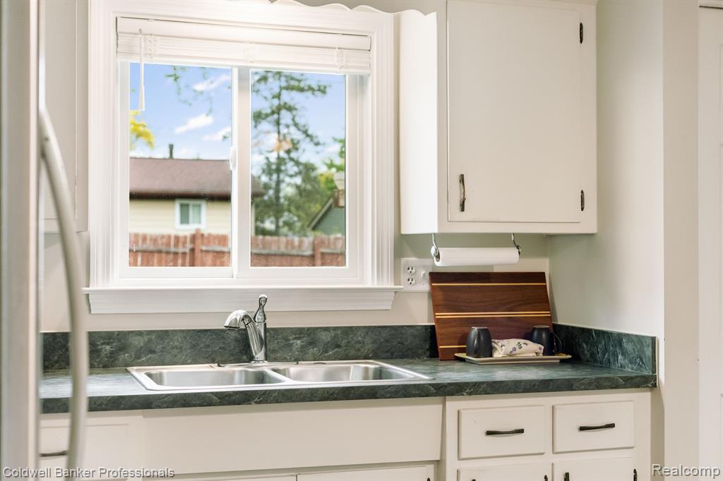 4738 GOODALE Avenue, Clarkston, MI 48348 — Photo 14