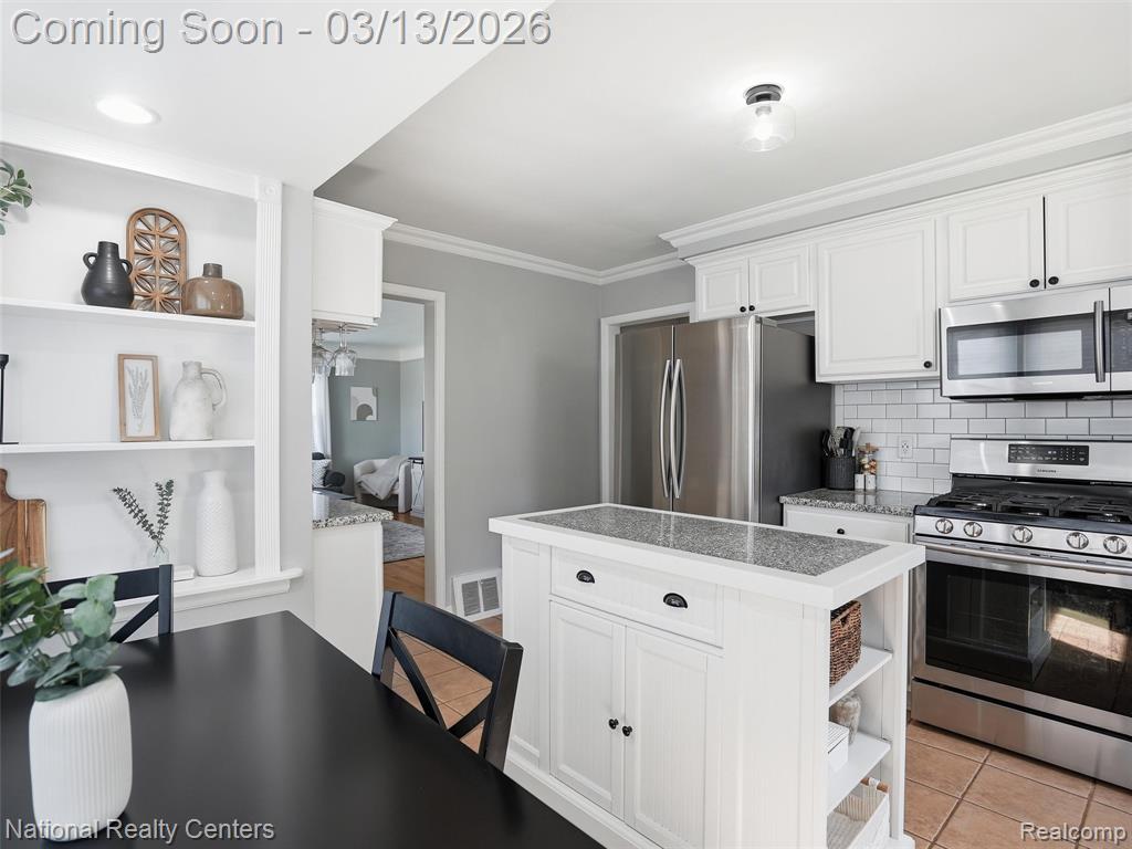 2266 Robina Avenue, Berkley, MI 48072 — Photo 12