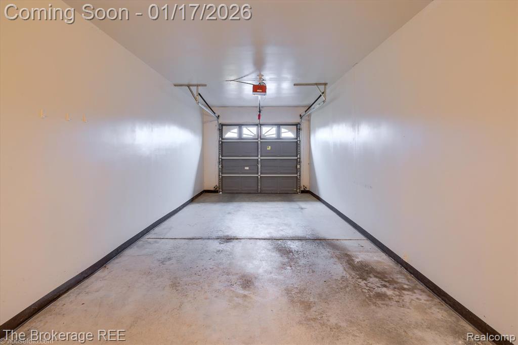 9443 Forestview Circle, Grand Blanc, MI 48439 — Photo 32