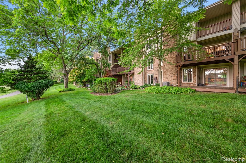 968 Golfview Court, Rochester Hills, MI 48307 — Photo 40