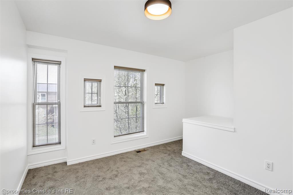 1757 TOWNSEND Street, Detroit, MI 48214 — Photo 31