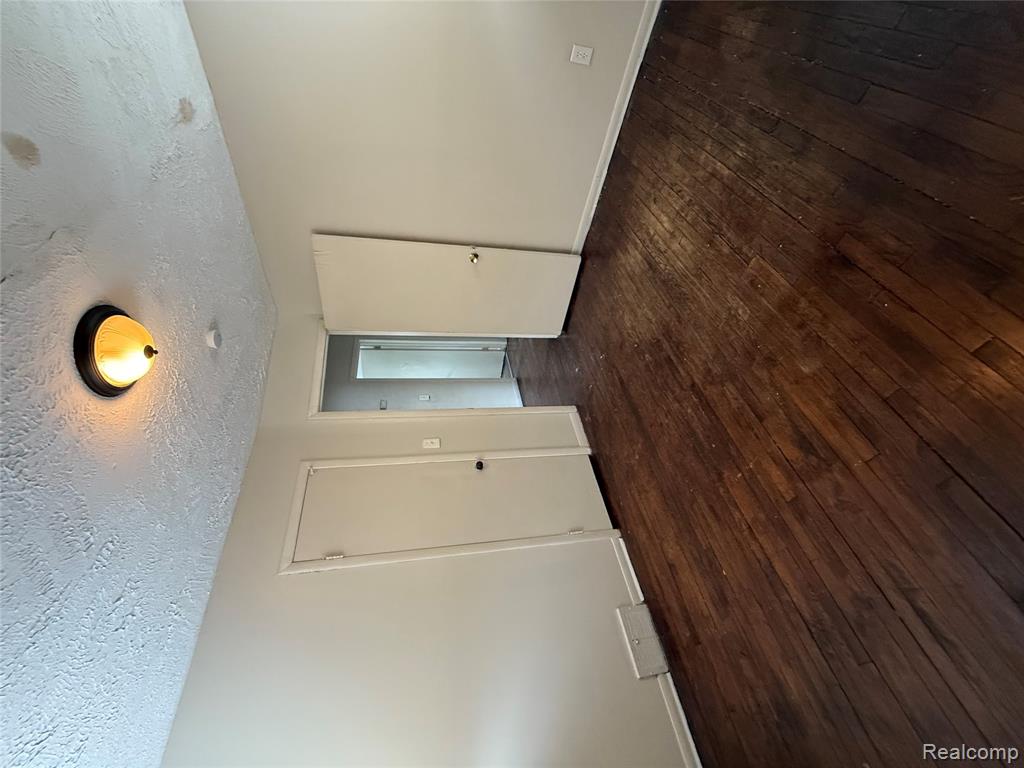 6865 Edgeton, Hamtramck, MI 48212 — Photo 6