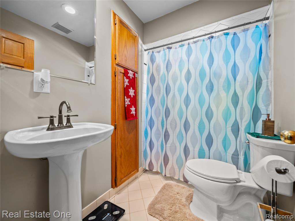 1850 Hickory Hollow Lane, Dexter, MI 48130 — Photo 16