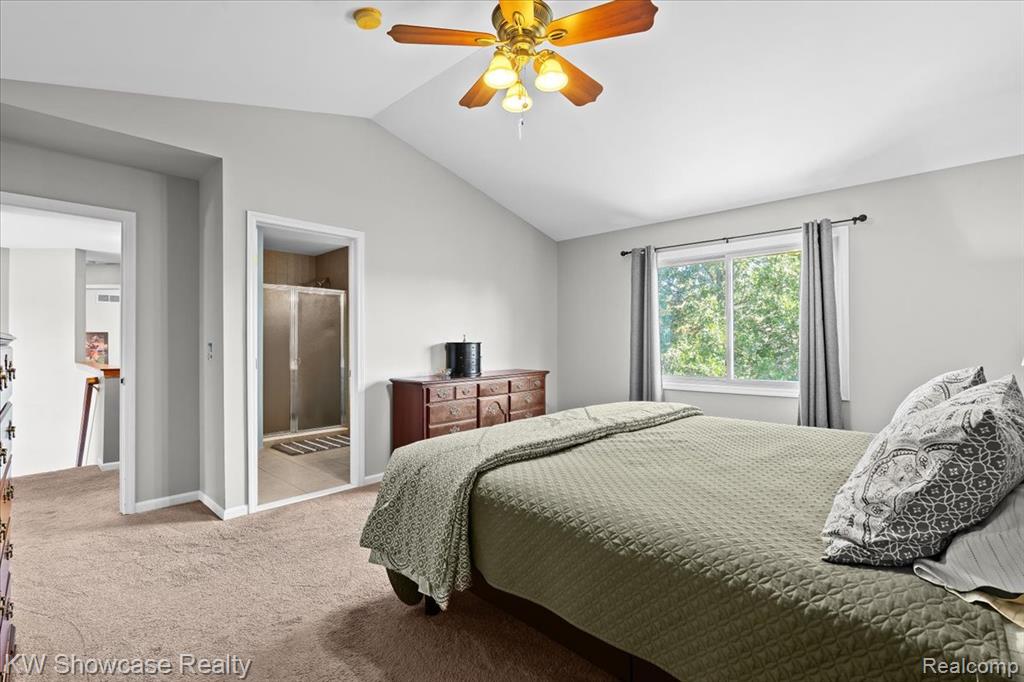 44847 Larkspur, Novi, MI 48377 — Photo 24