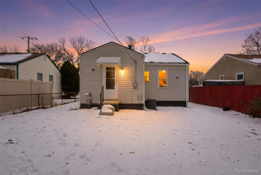4654 Gloria Street, Wayne, MI 48184 — Photo 17