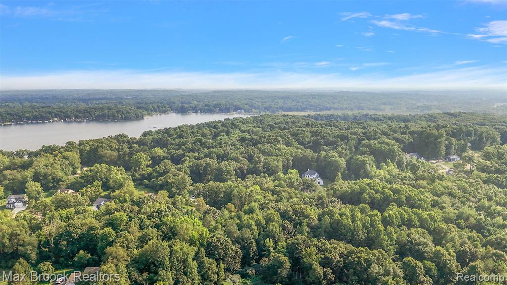 11894 Scenic Valley, Davisburg, MI