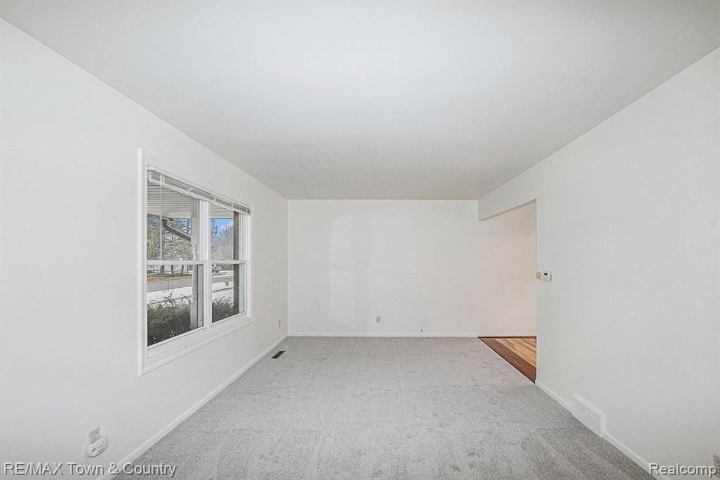 537 SPRING Lane, Flushing, MI 48433 — Photo 4