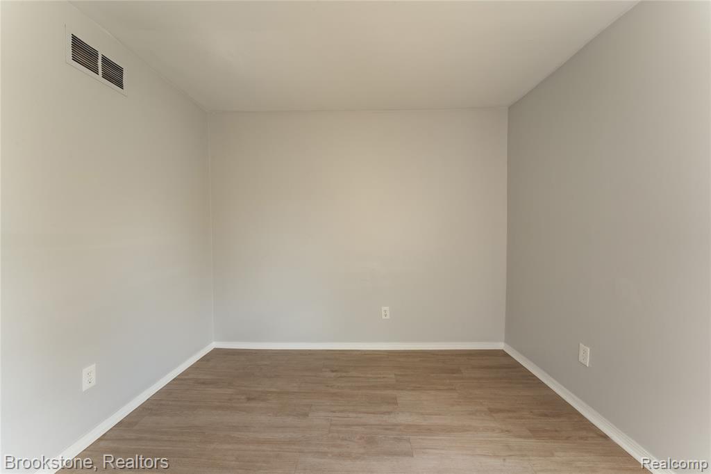524 Luther Avenue, Pontiac, MI 48341 — Photo 16