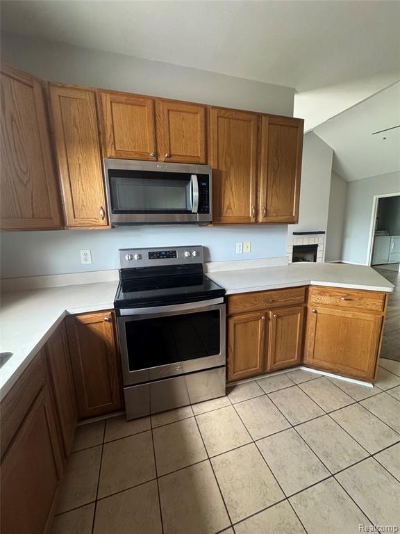 17200 Addington Drive, Commerce Twp, MI 48390 — Photo 7
