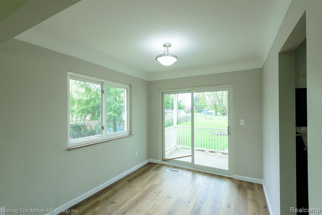 42857 SAVAGE Road, Belleville, MI 48111 — Photo 8