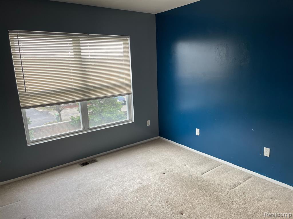 23318 GRAYSON Drive, Southfield, MI 48075 — Photo 14