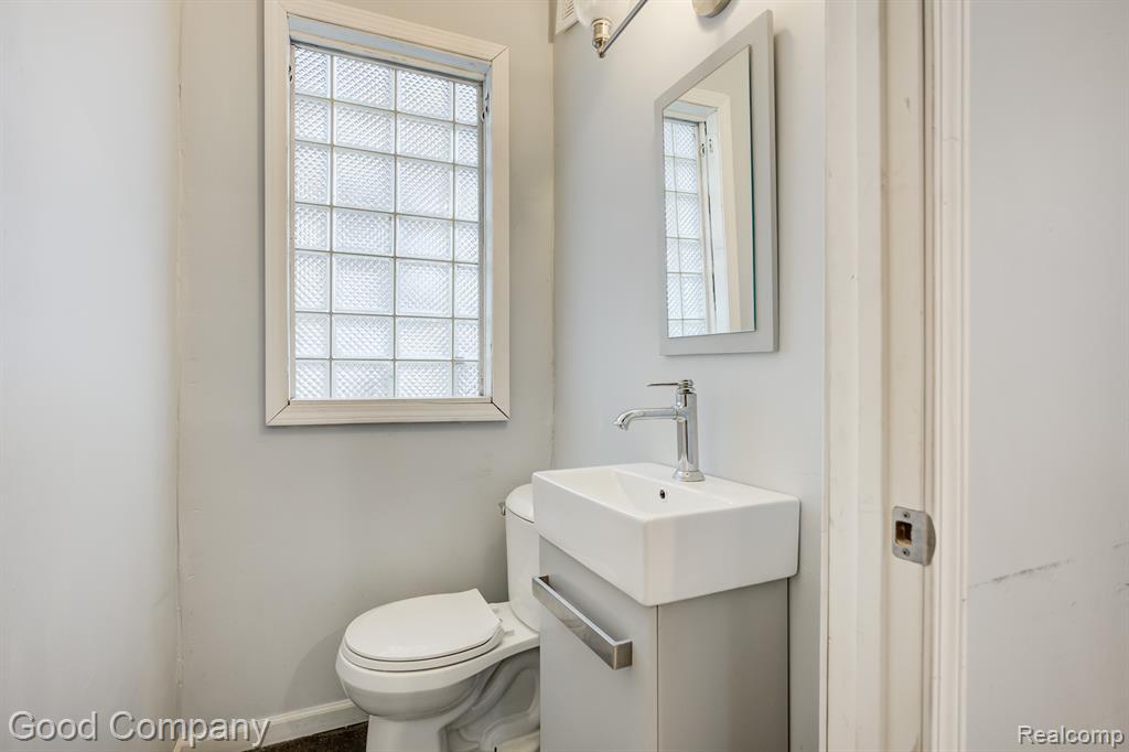 849 CHALMERS Street, Detroit, MI 48215 — Photo 18