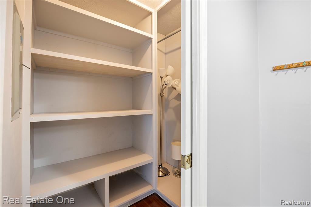 28612 Donnelly Street, Garden City, MI — Photo 19