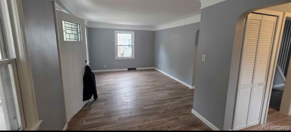 4417 Syracuse Street, Dearborn Heights, MI 48125 — Photo 2