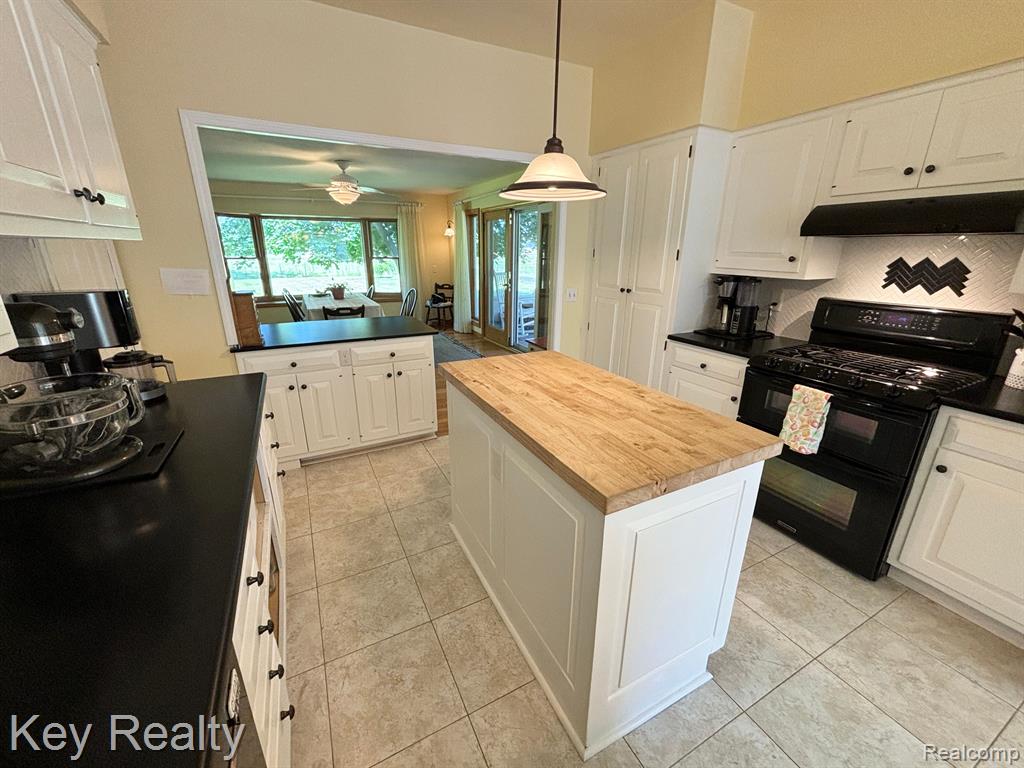 7953 S CUSTER Road, Monroe, MI 48161 — Photo 9