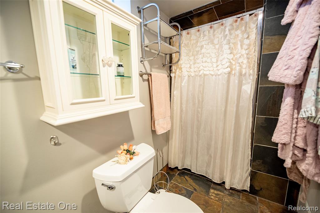 4605 Rosewold Avenue, Royal Oak, MI 48073 — Photo 31
