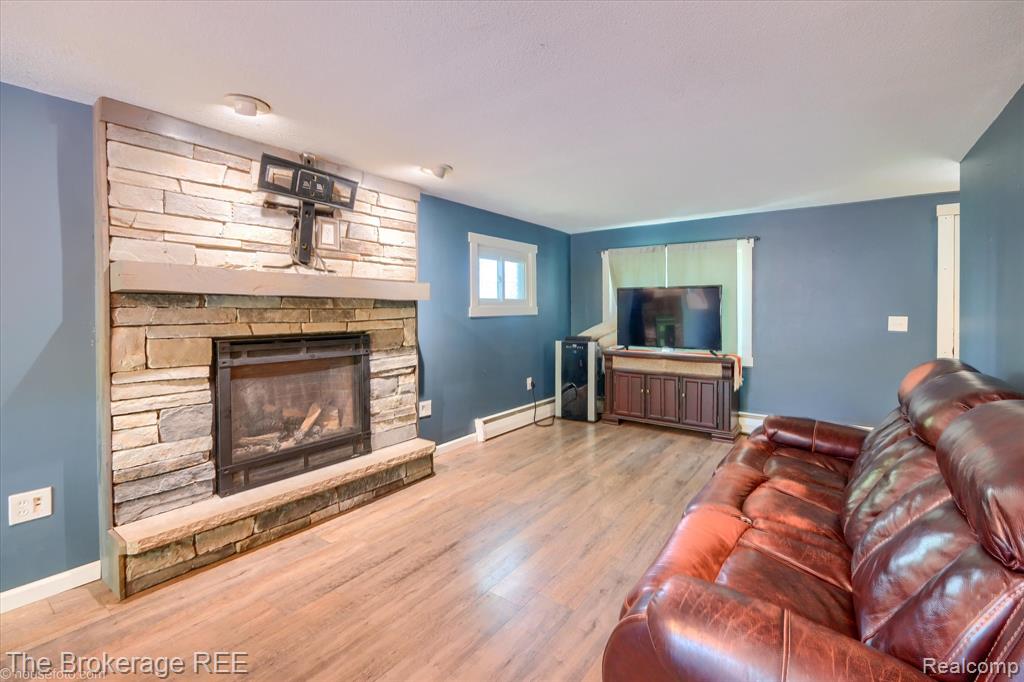 293 Hickory Place Drive, Columbiaville, MI 48421 — Photo 29