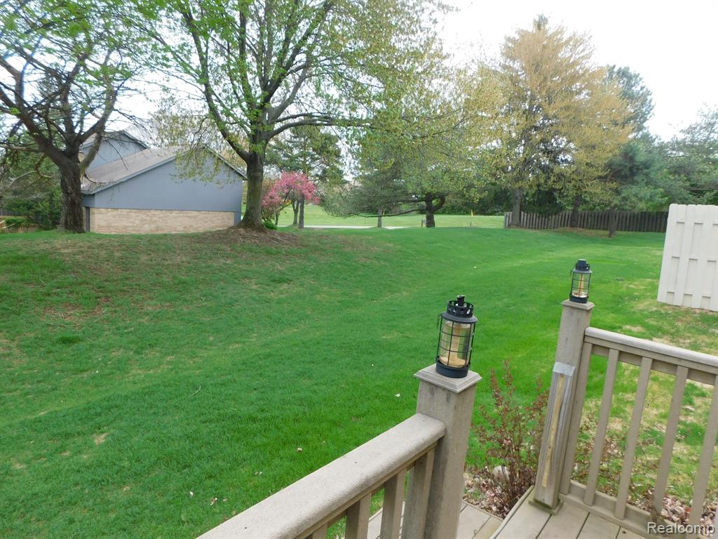5606 DRAKE HOLLOW Drive W, West Bloomfield, MI — Photo 55