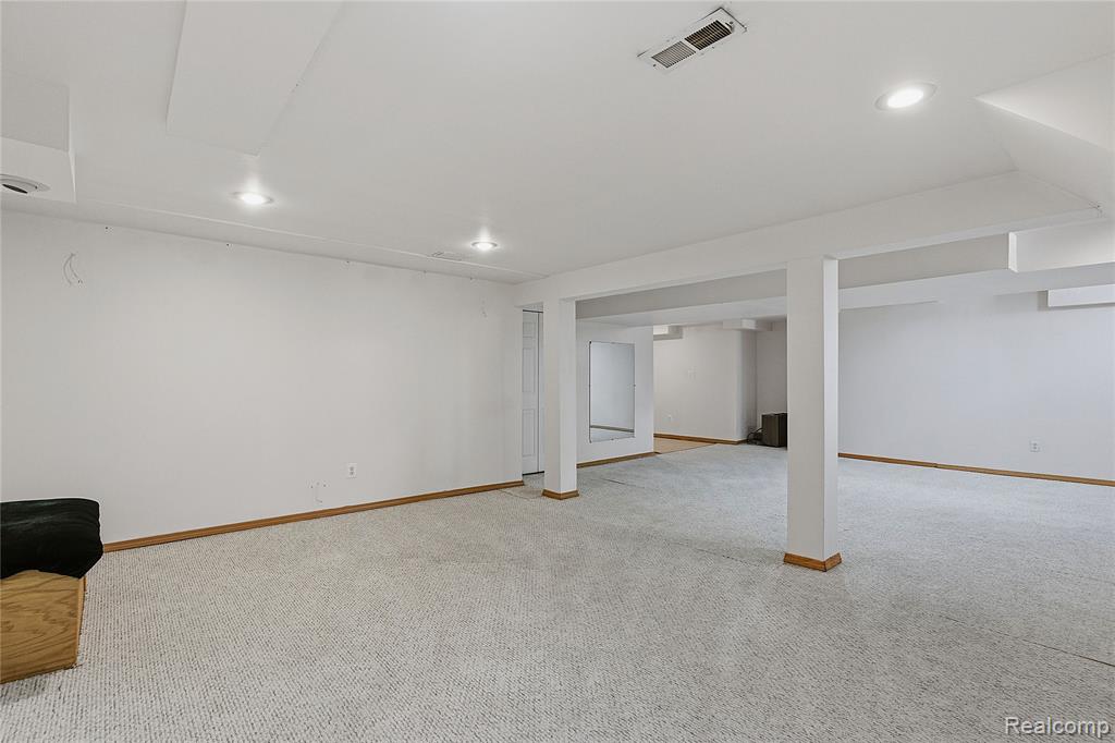 45677 Radnor Road, Canton, MI 48187 — Photo 36