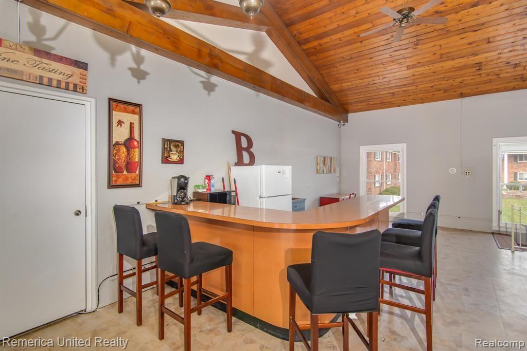 31831 Grand River Avenue, 39, Farmington, MI 48336 — Photo 12